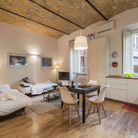 The Best Rent - Elegant Flat Near Colosseum Roma Esterno foto