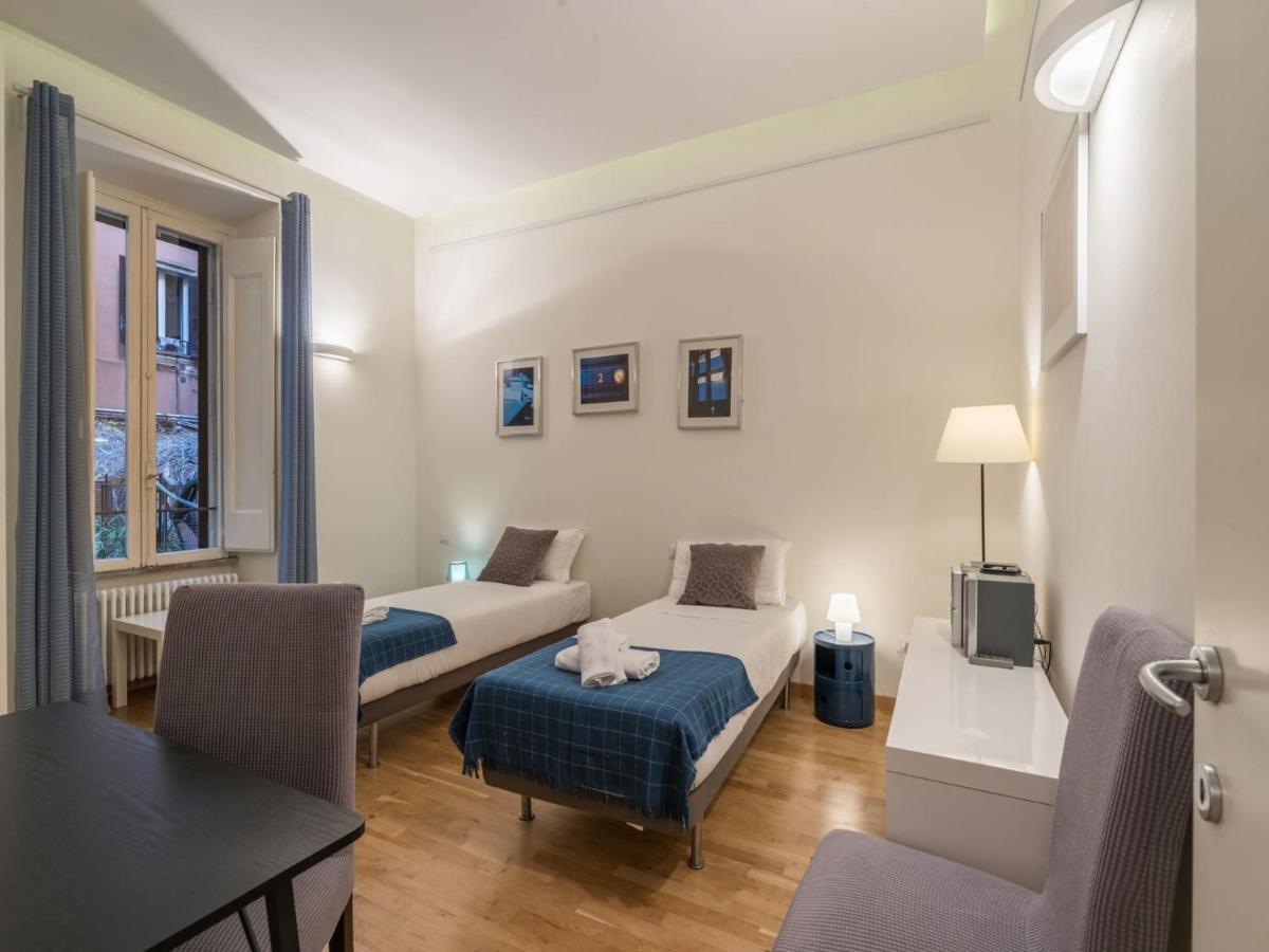 The Best Rent - Elegant Flat Near Colosseum Roma Esterno foto