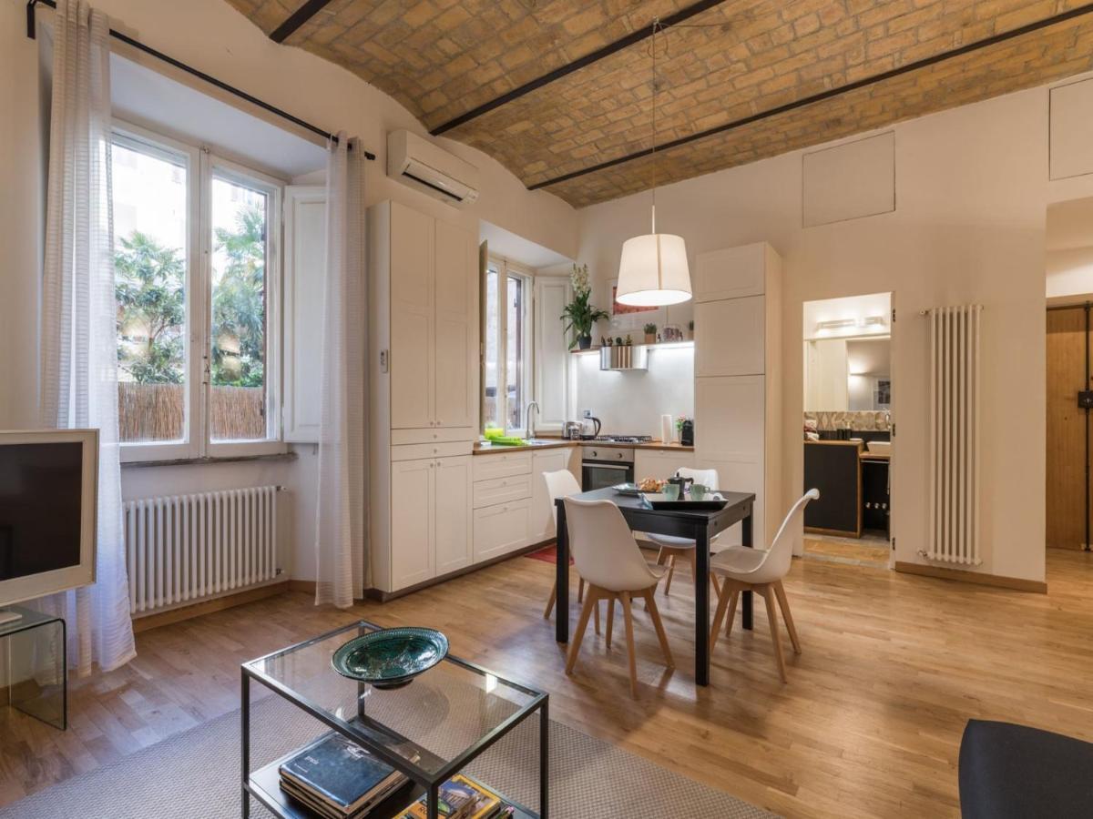 The Best Rent - Elegant Flat Near Colosseum Roma Esterno foto